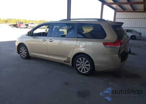 2011 Toyota Sienna Limited V6 z USA, uszkodzony, nr VIN 5TDYK3DC4BS016608